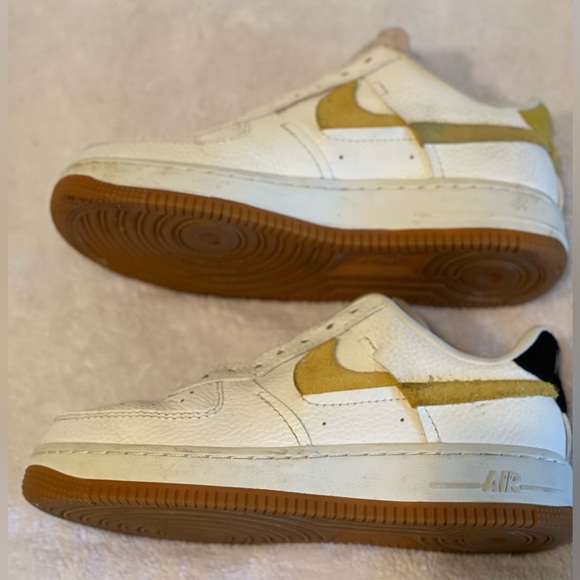 Nike Air Force 1 Vandalized
Sail Chrome Yellow (Women's) size 7 (BV0740-101) - Picture 12 of 14